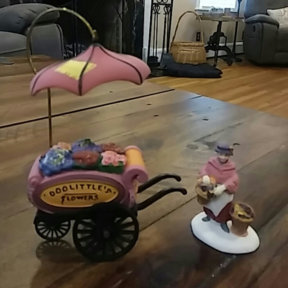 Dept. 56 "Chelsea Market Flower Monger & Cart" (2)